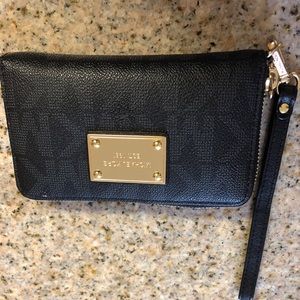 Michael khors wallet/wristlet